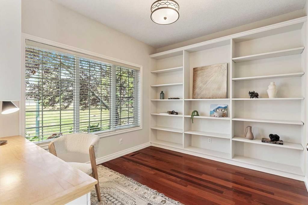 4702 21 Street SW, Calgary — photo 5 of 50