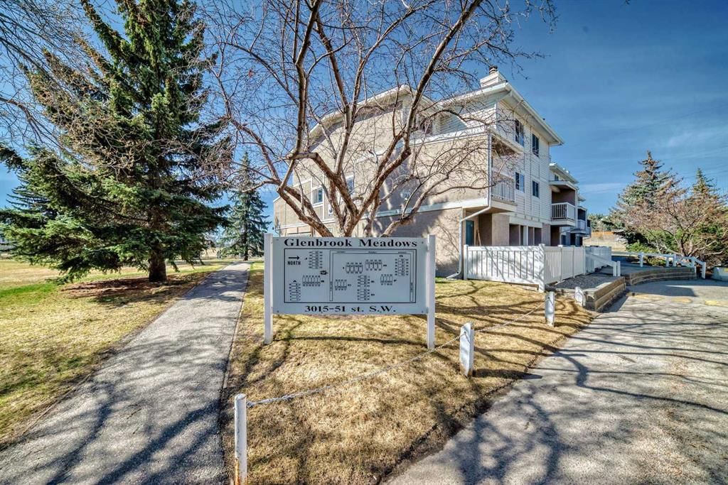 122, 3015 51 Street SW, Calgary — photo 3 of 38