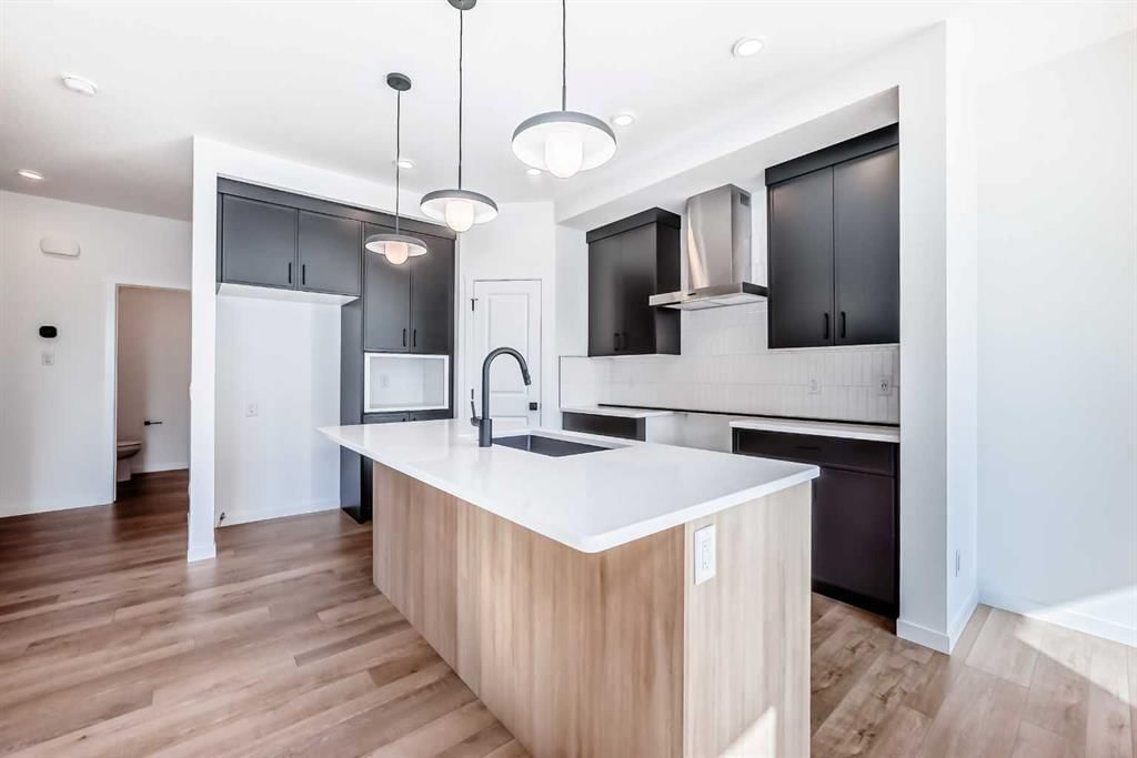 46 Walgrove Bay SE, Calgary — photo 3 of 49