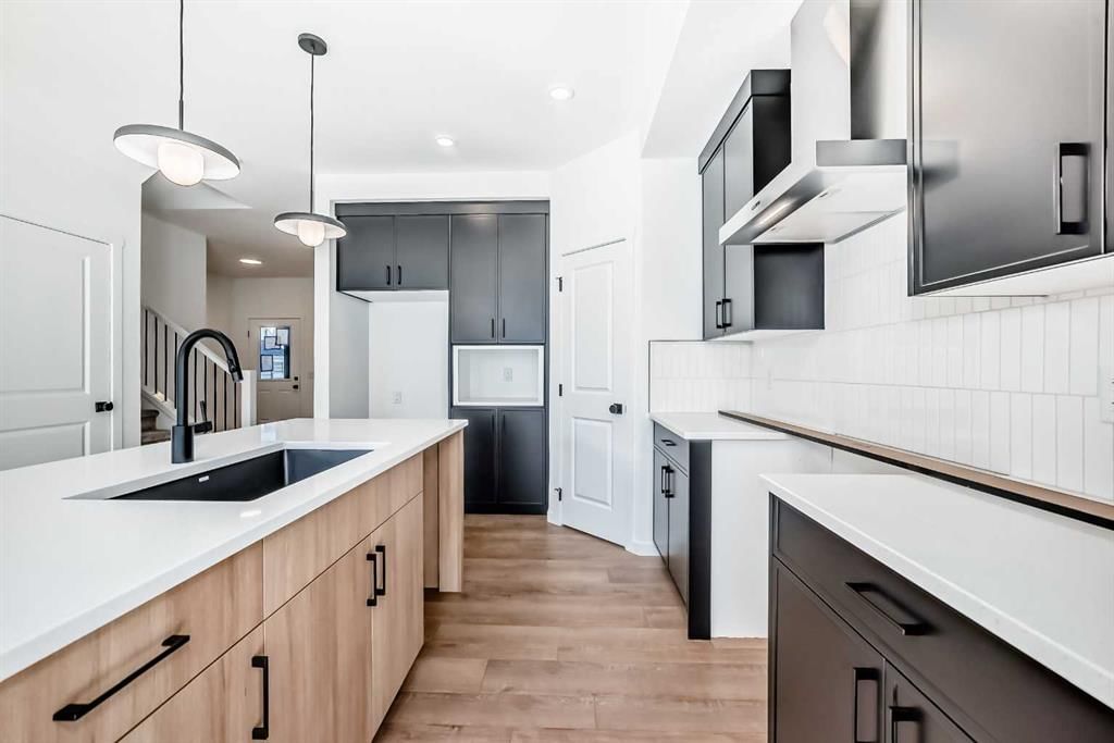 46 Walgrove Bay SE, Calgary — photo 5 of 49