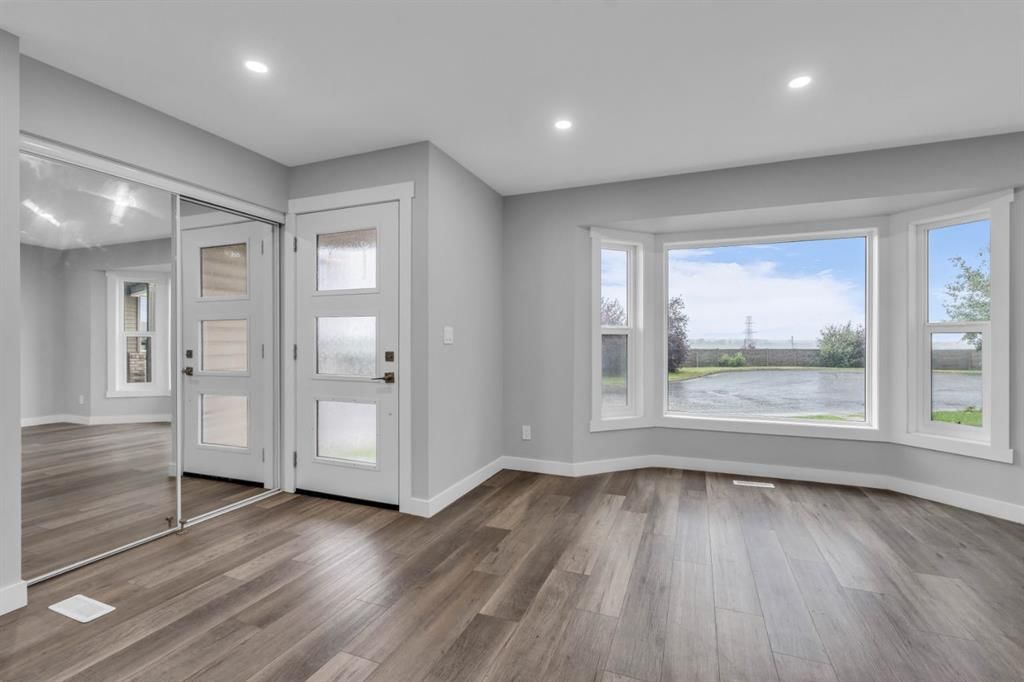 109 Bedfield Court NE, Calgary — photo 5 of 48