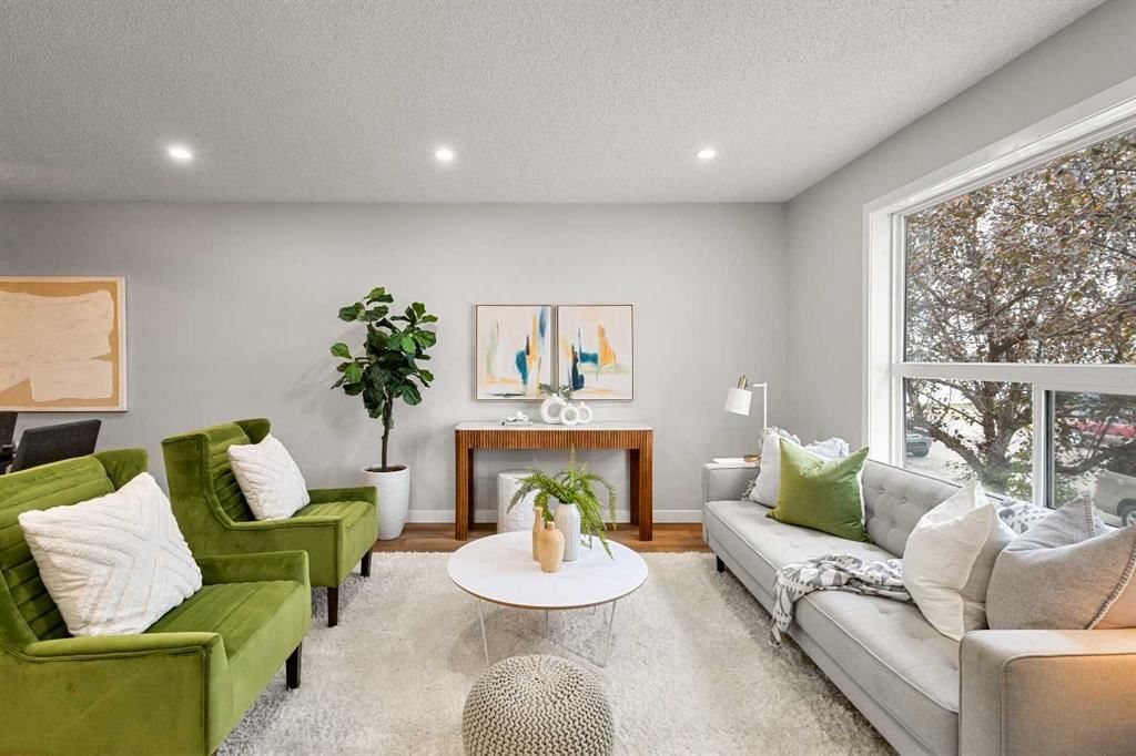 13 Appleside Close SE, Calgary — photo 4 of 36