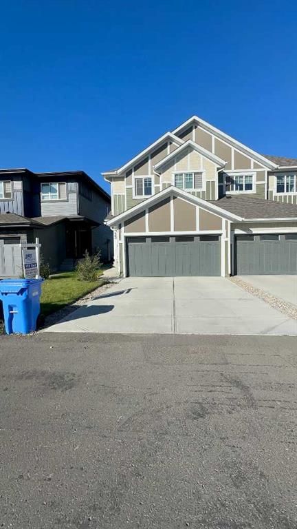 33 Walcrest Lane SE, Calgary — photo 3 of 40