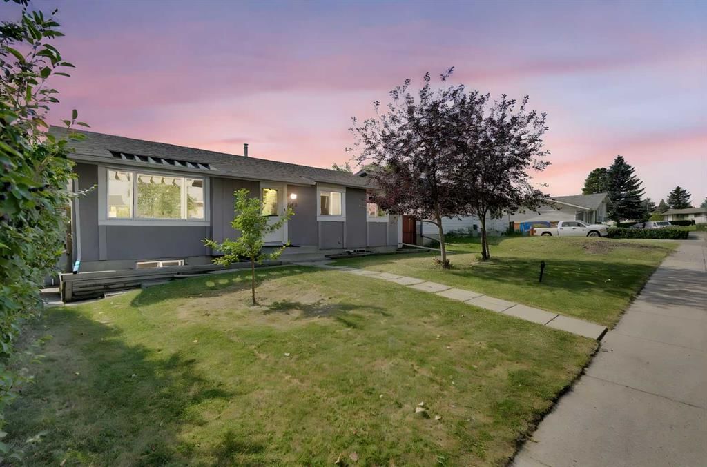 208 Maddock Way NE, Calgary — photo 3 of 28