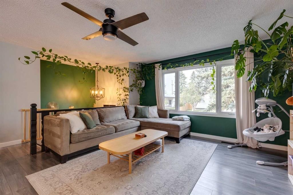 228 Penbrooke Way SE, Calgary — photo 3 of 35