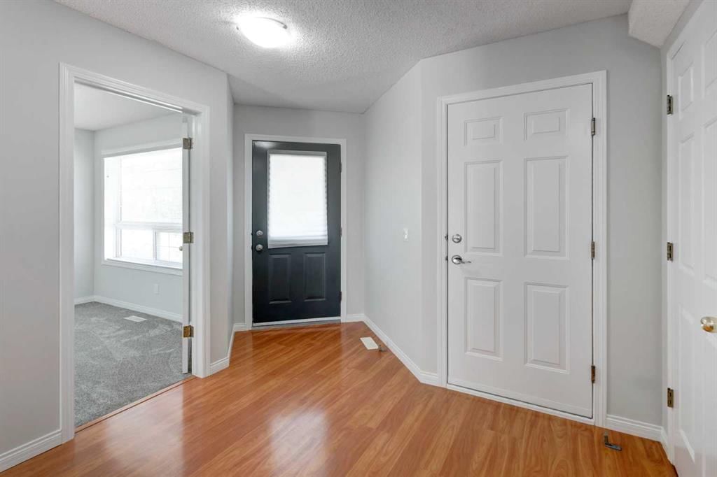 26 Rocky Ridge Heights NW, Calgary — photo 4 of 47