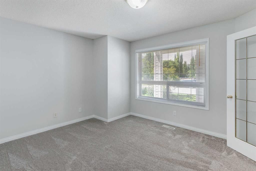 26 Rocky Ridge Heights NW, Calgary — photo 5 of 47