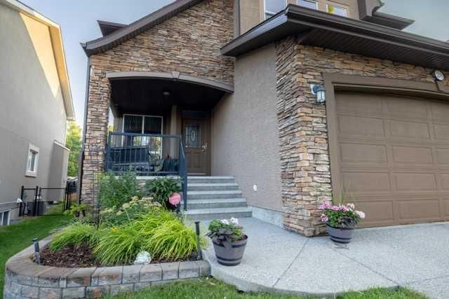 28 Crestmont Way SW, Calgary — photo 2 of 48