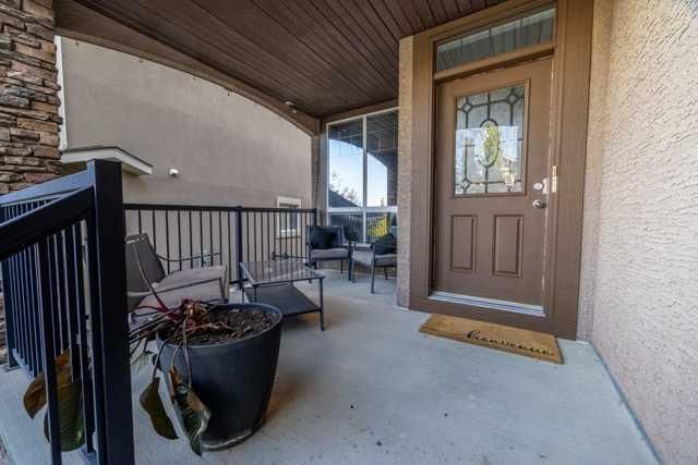 28 Crestmont Way SW, Calgary — photo 3 of 48