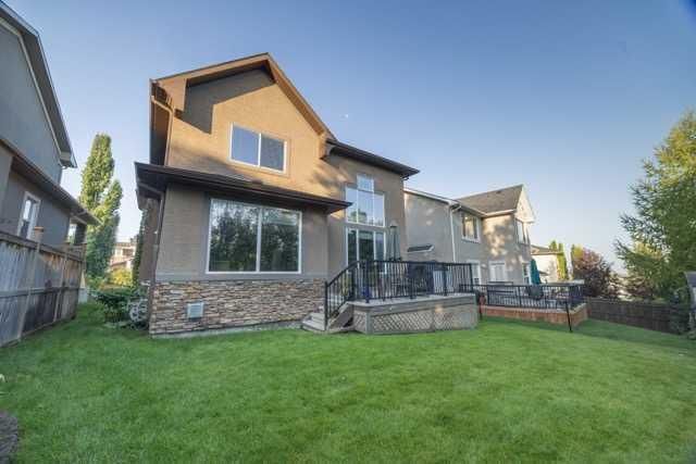 28 Crestmont Way SW, Calgary — photo 4 of 48