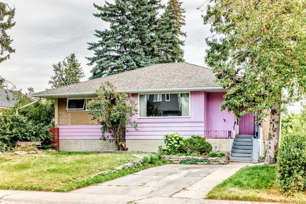 916 38 Street SE, Calgary — photo 2 of 50