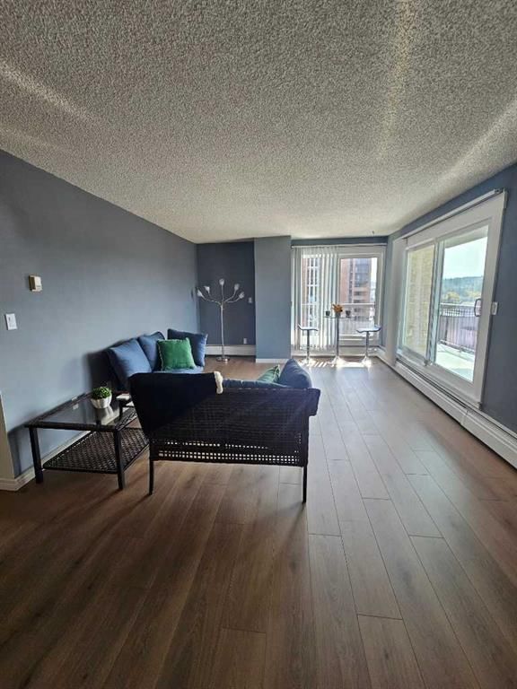 704, 1334 12 Avenue SW, Calgary — photo 4 of 25