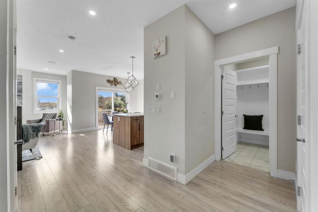 229 Walgrove Terrace SE, Calgary — photo 4 of 45