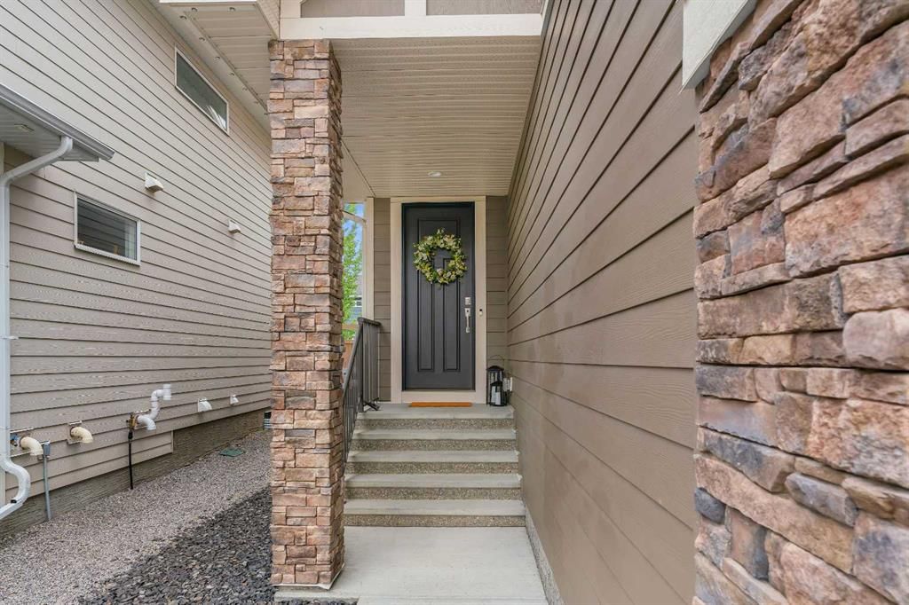 26 Cranbrook Cove SE, Calgary — photo 5 of 44
