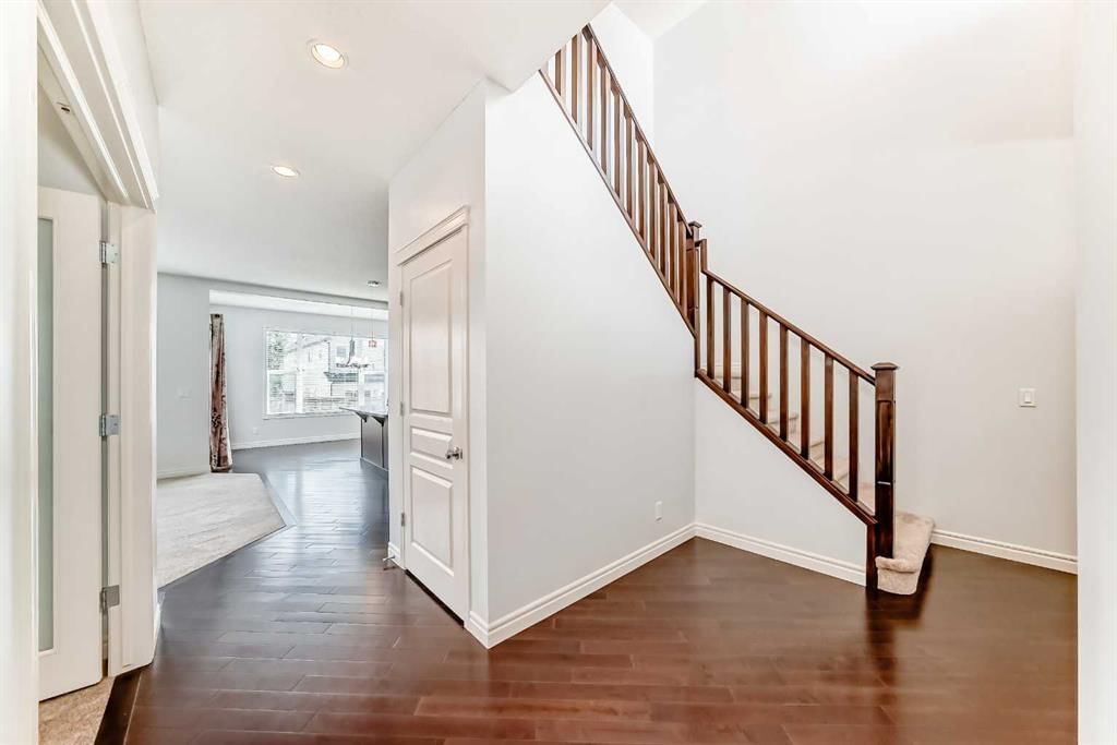 410 Panatella Square NW, Calgary — photo 5 of 46
