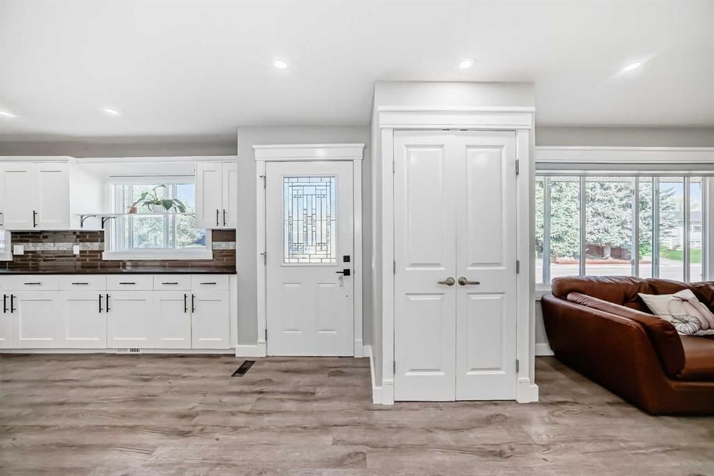 146 Lake Sylvan Close SE, Calgary — photo 2 of 40