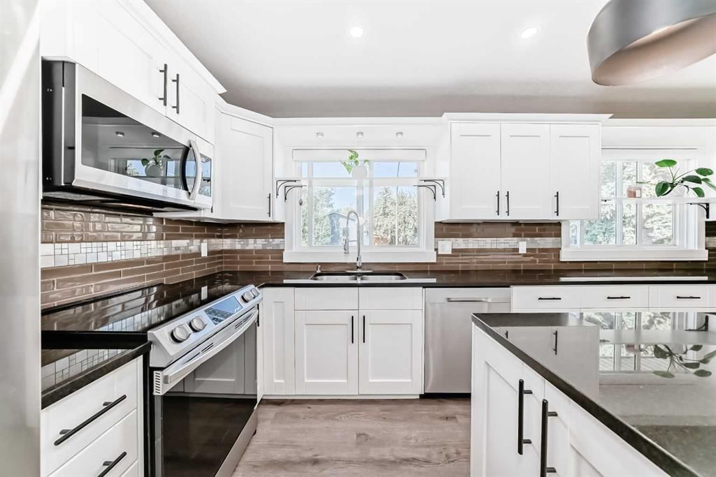 146 Lake Sylvan Close SE, Calgary — photo 4 of 40