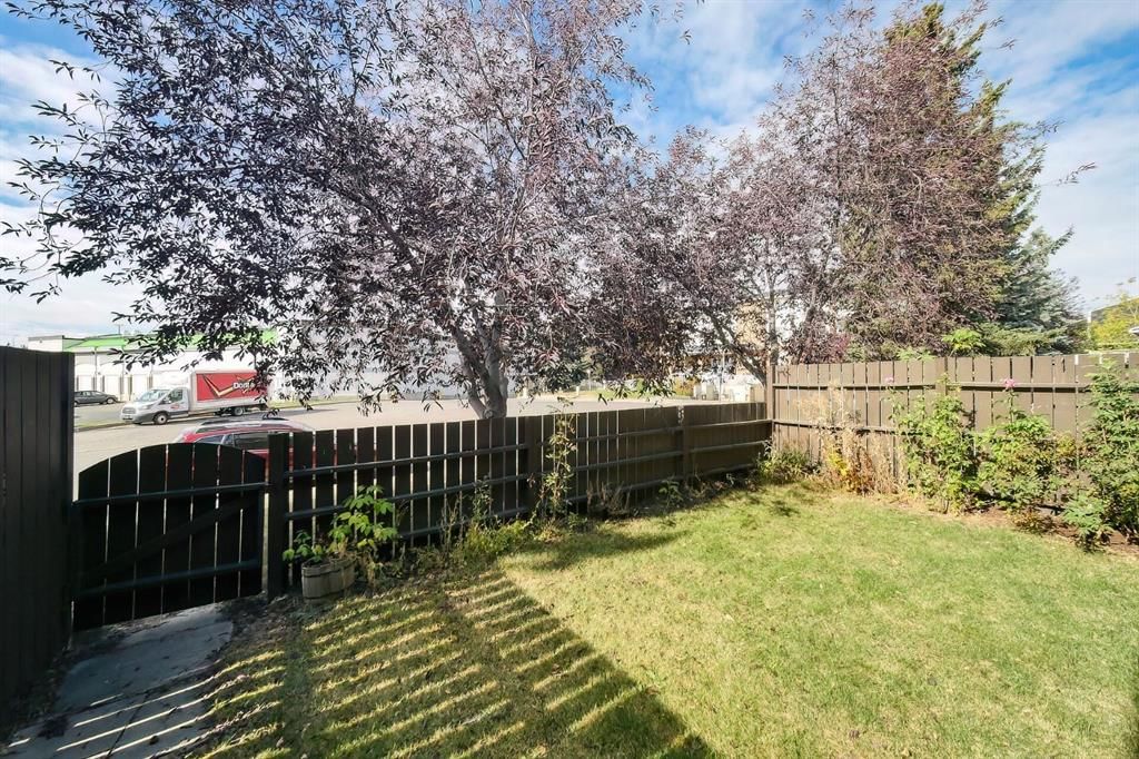 7, 175 Manora Place NE, Calgary — main listing photo