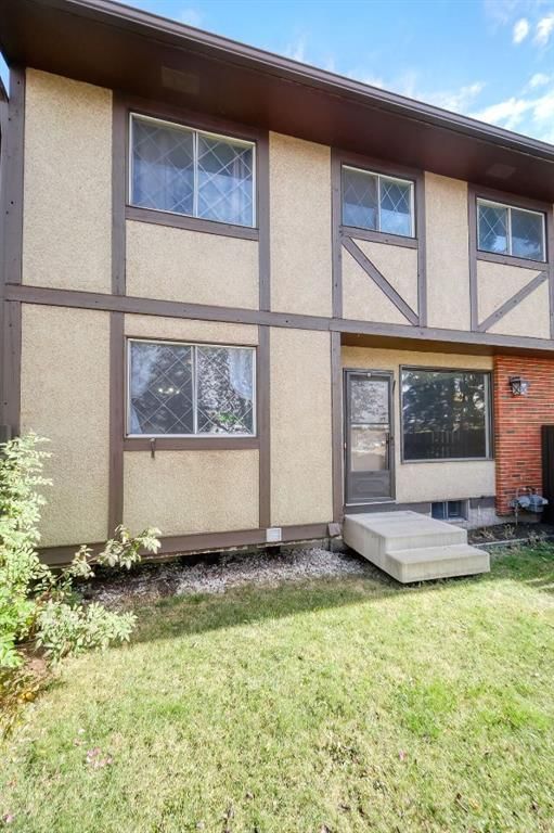 7, 175 Manora Place NE, Calgary — photo 2 of 38