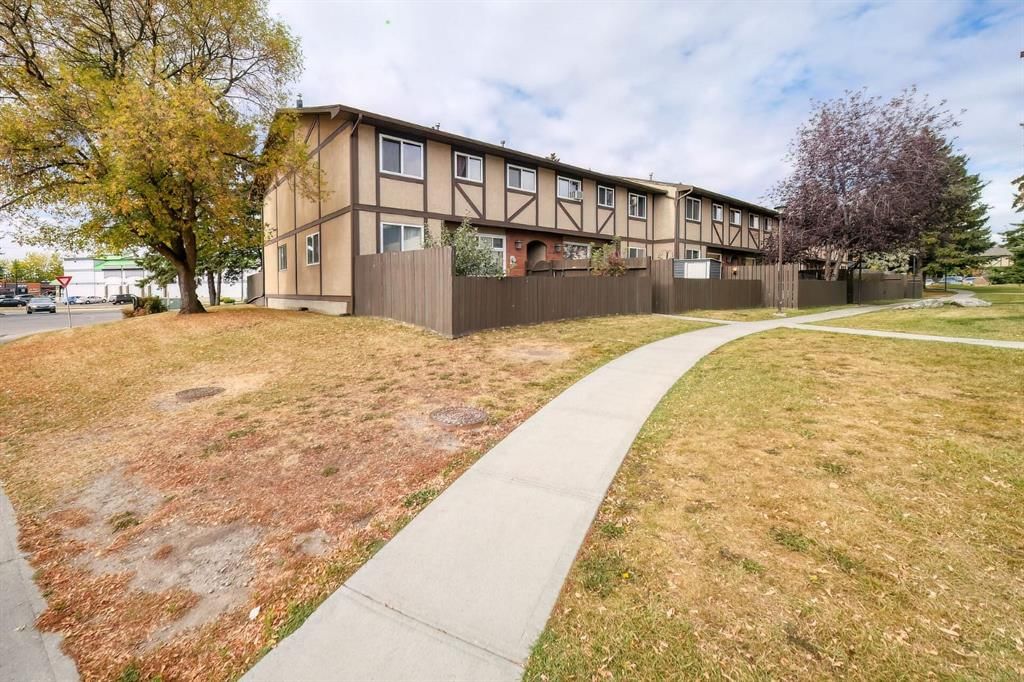 7, 175 Manora Place NE, Calgary — photo 5 of 38