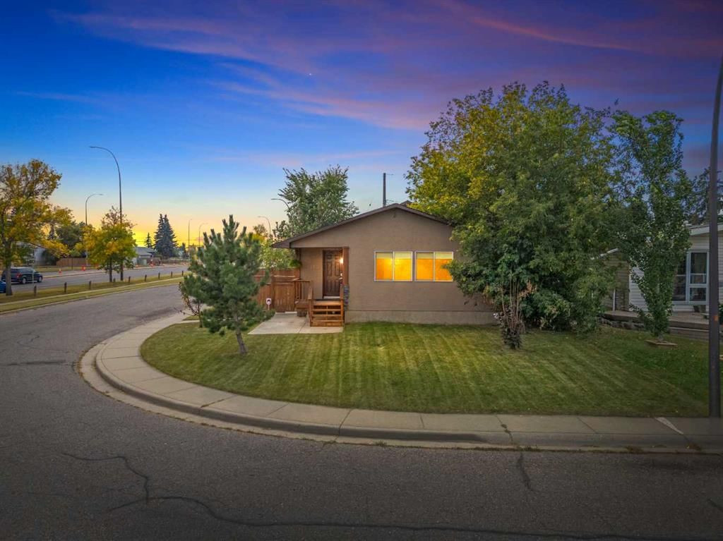 247 Dover Ridge Close SE, Calgary — main listing photo