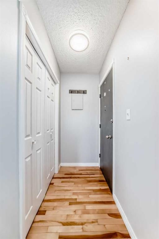 301, 4512 75 Street NW, Calgary — photo 4 of 33