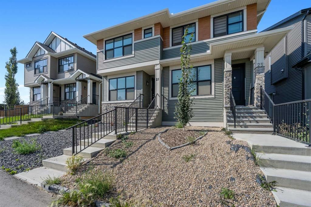 21 Edith Gate NW, Calgary — photo 2 of 43