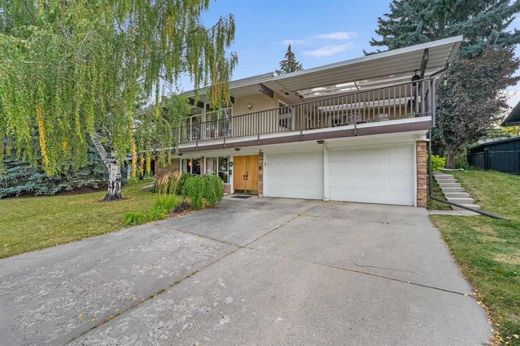 10 Varsville Place NW, Calgary — photo 2 of 45