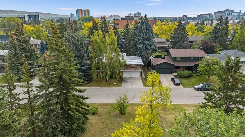 10 Varsville Place NW, Calgary — photo 3 of 45