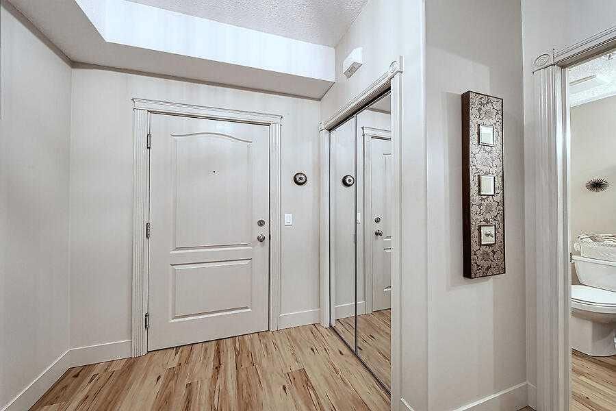 1233, 151 Country Village Road NE, Calgary — photo 2 of 43