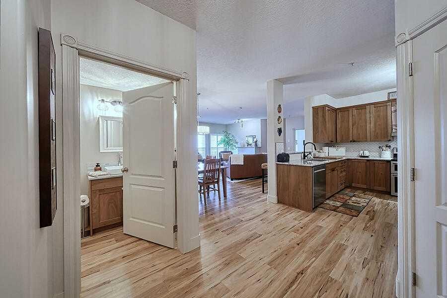 1233, 151 Country Village Road NE, Calgary — photo 3 of 43