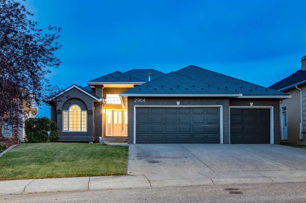 2964 Signal Hill Drive SW, Calgary — photo 4 of 47