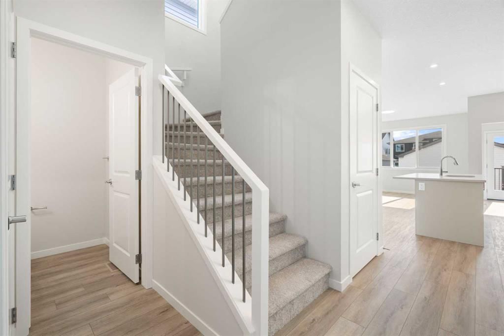 34 Herron Common NE, Calgary — photo 3 of 46