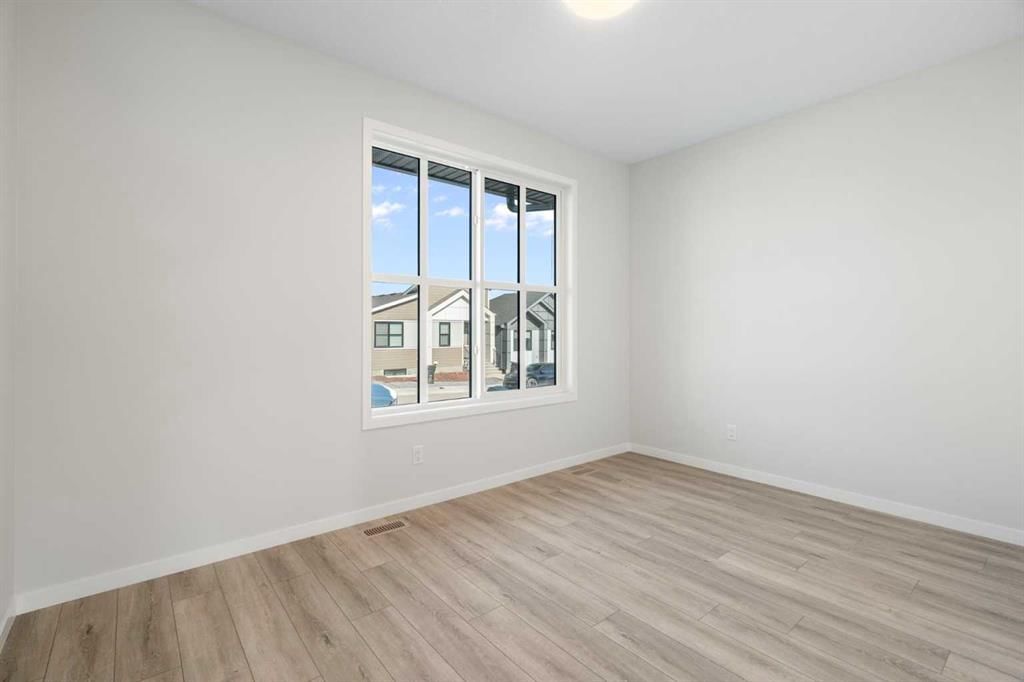 34 Herron Common NE, Calgary — photo 5 of 46
