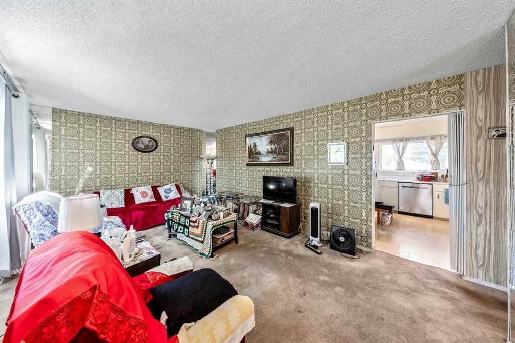 216 Havenhurst Crescent SW, Calgary — photo 4 of 22