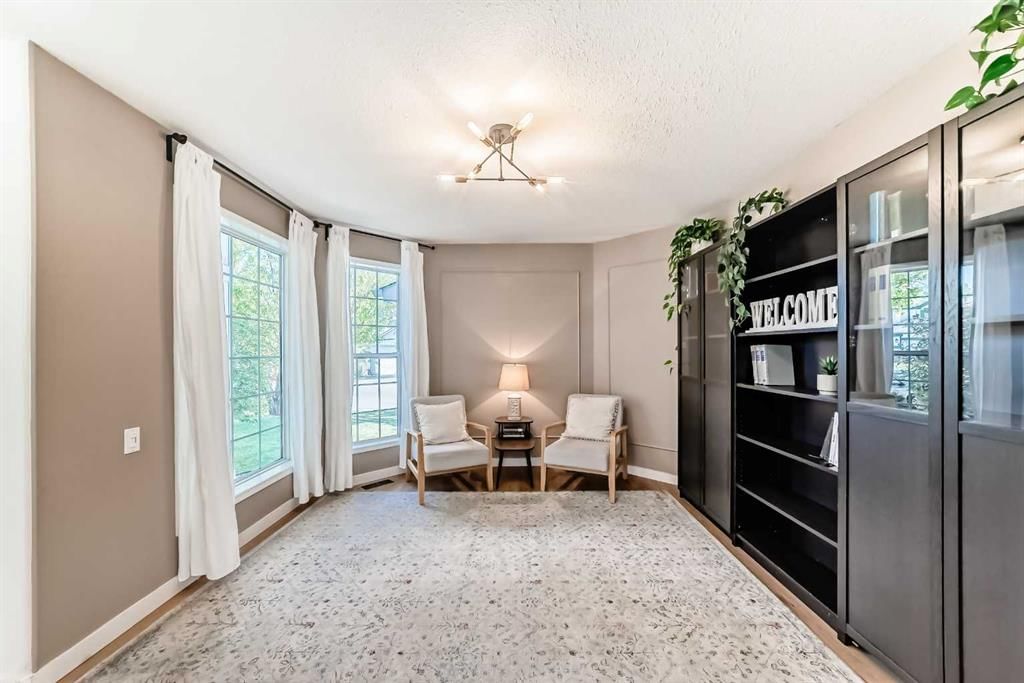 132 Hidden Valley Crescent NW, Calgary — photo 4 of 50