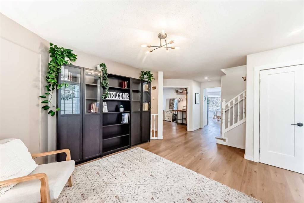 132 Hidden Valley Crescent NW, Calgary — photo 5 of 50