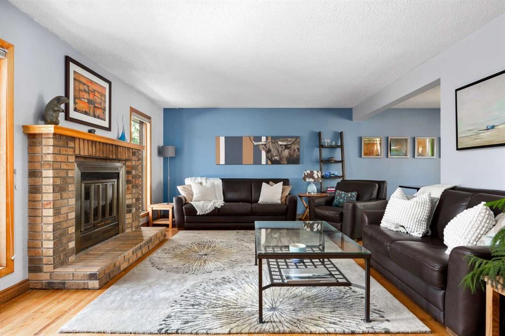 151 Waterloo Drive SW, Calgary — photo 4 of 45