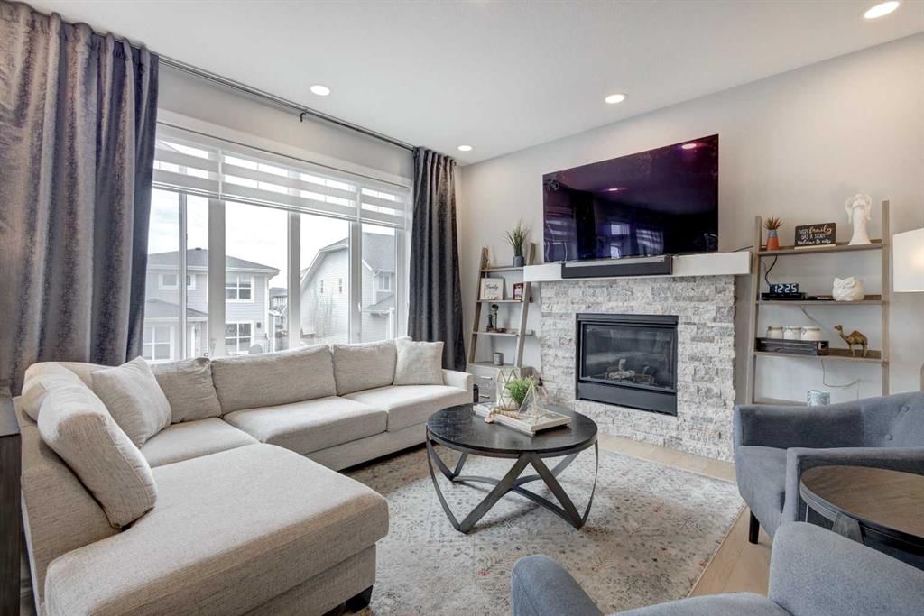 40 Masters Way SE, Calgary — photo 2 of 42