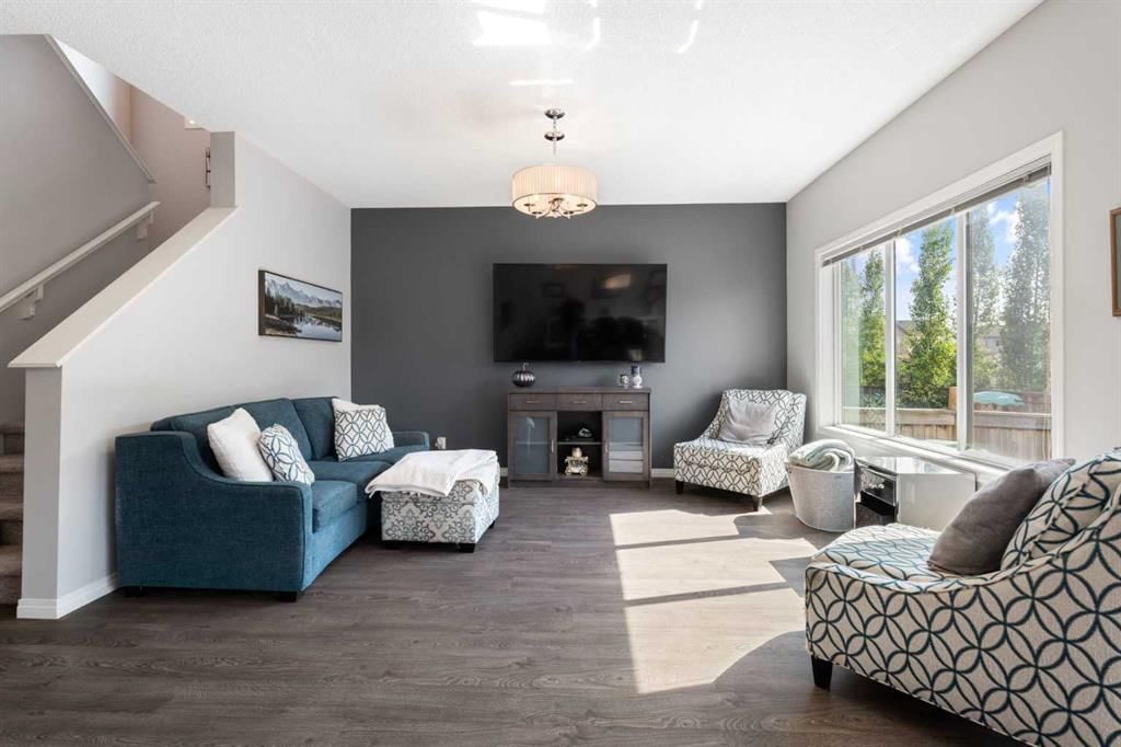 77 Copperpond Street SE, Calgary — photo 5 of 41