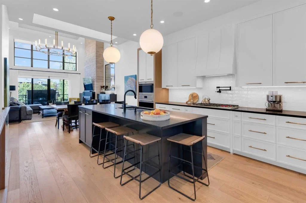 103 Elveden Court SW, Calgary — photo 2 of 50
