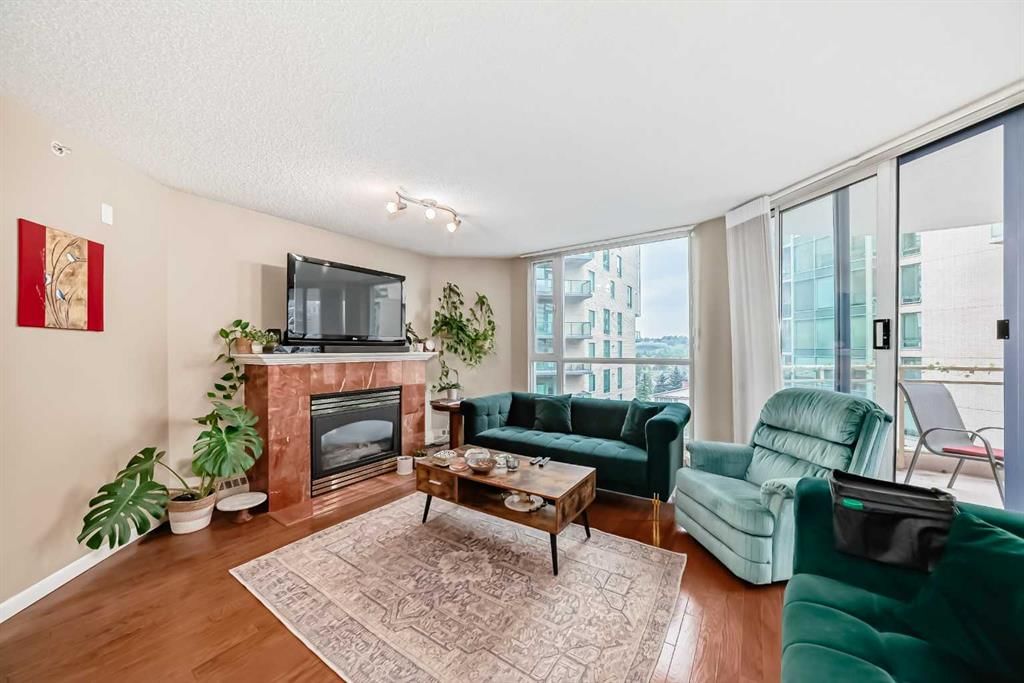 801, 804 3 Avenue SW, Calgary — photo 4 of 21