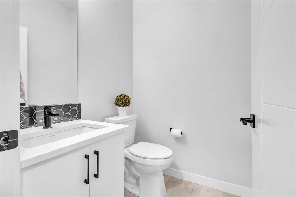 53 Amblehurst Gardens NW, Calgary — photo 3 of 42