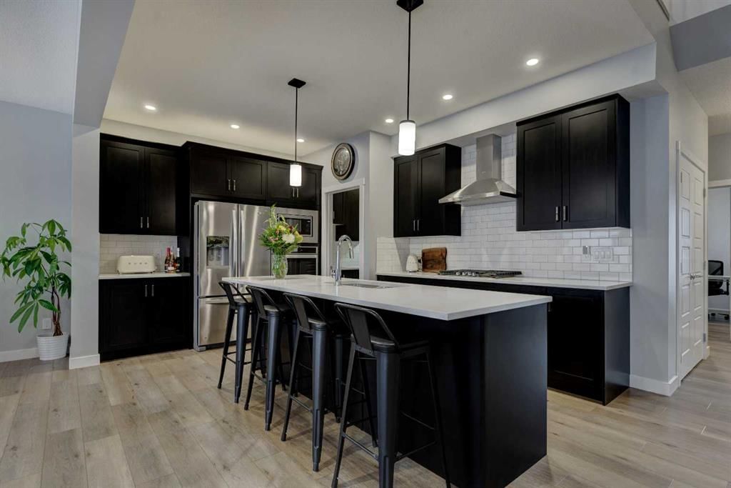 878 Bluerock Way SW, Calgary — photo 4 of 39