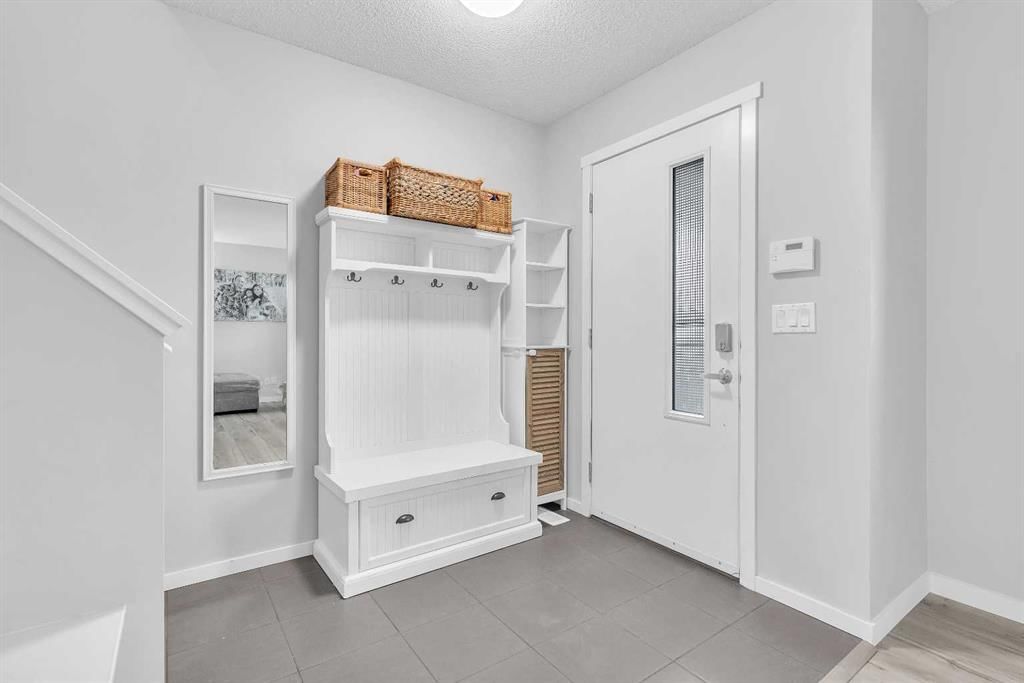 81 Walden Drive SE, Calgary — photo 5 of 40