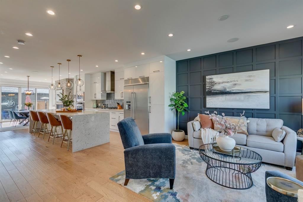 449 26 Avenue NW, Calgary — main listing photo