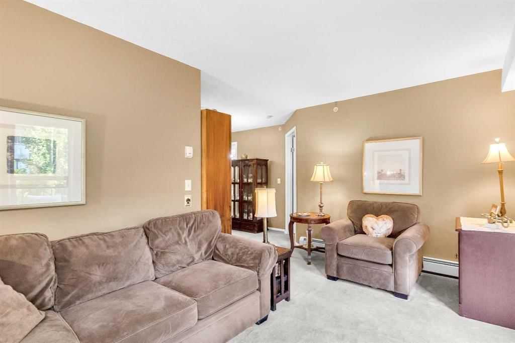 215, 550 Prominence Rise SW, Calgary — photo 5 of 22