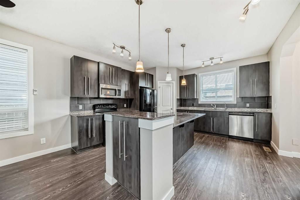 11 Skyview Springs Manor NE, Calgary — photo 3 of 44