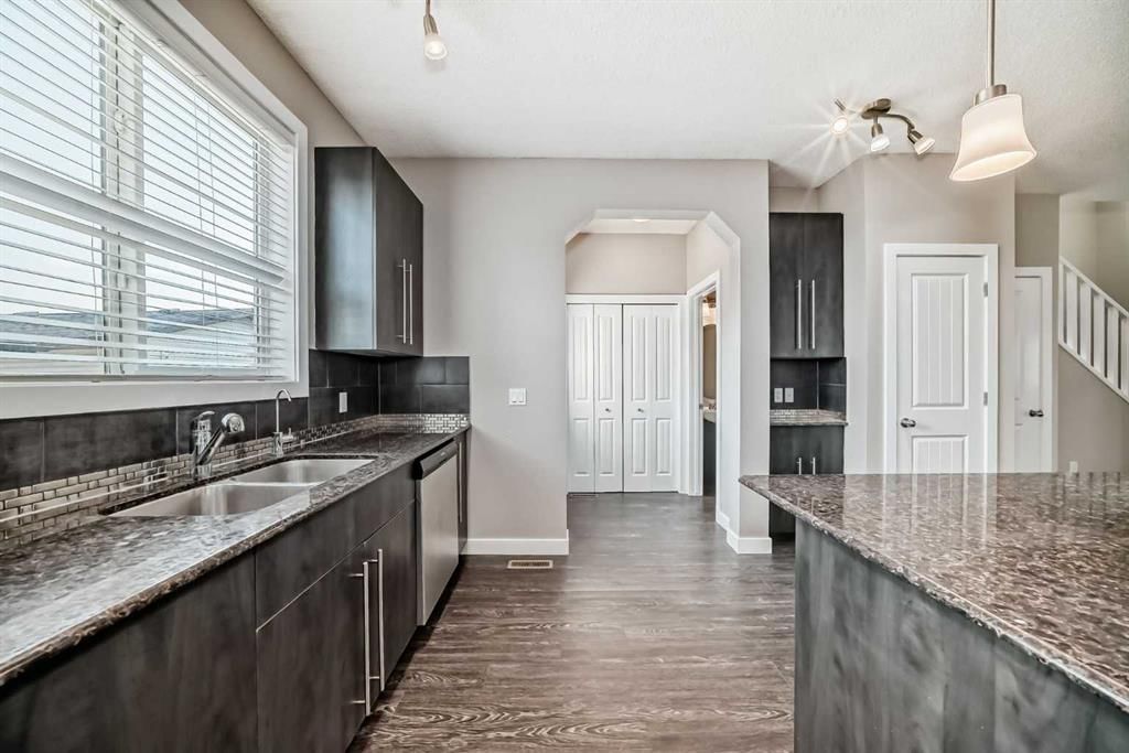 11 Skyview Springs Manor NE, Calgary — photo 5 of 44
