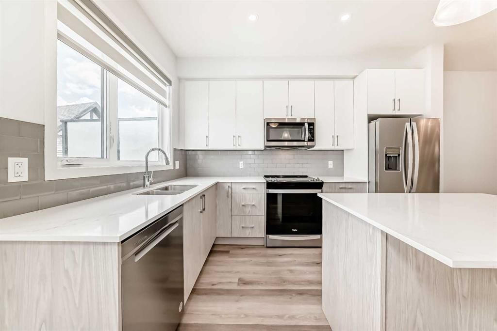 106, 75 Evanscrest Common NW, Calgary — photo 5 of 36